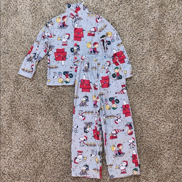 Other - Gray Peanuts (Charlie Brown) Print Pajama Set